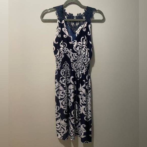 Ariana by Howards navy/white knee length dress. Size L/XL. - Picture 4 of 10